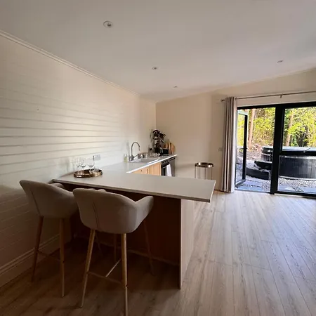 Alpesi faház Luxurious Cabin With Private Hot Tub Cill Airne