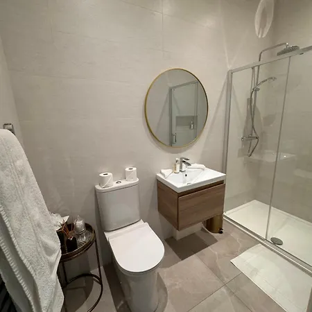 Alpesi faház Luxurious Cabin With Private Hot Tub Cill Airne